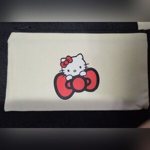 Hello Kitty Cream Pouch